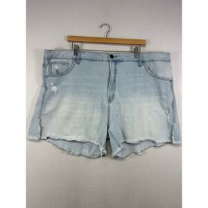 Distressed Boho Terra & Sky Womens 22W Light Wash Blue Raw Hem Denim Shorts